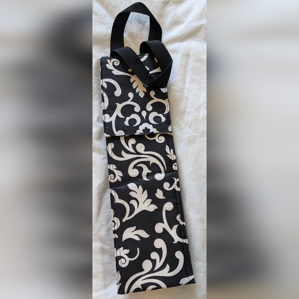 Thirty-one Perfect Black and White Damask Print Insulated Bottle/Wine Tote